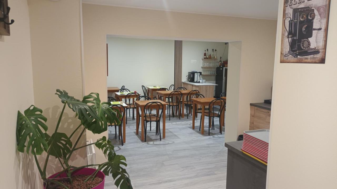 Le Petit Logis Hotel Beaumont-en-Veron Ngoại thất bức ảnh
