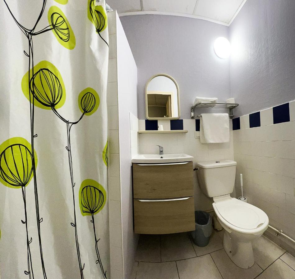 Le Petit Logis Hotel Beaumont-en-Veron Ngoại thất bức ảnh