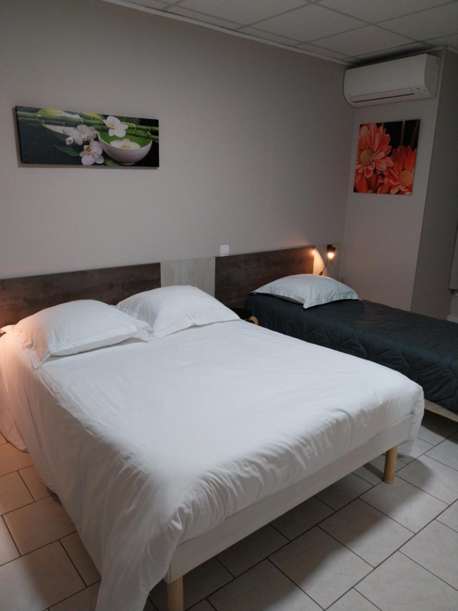 Le Petit Logis Hotel Beaumont-en-Veron Ngoại thất bức ảnh