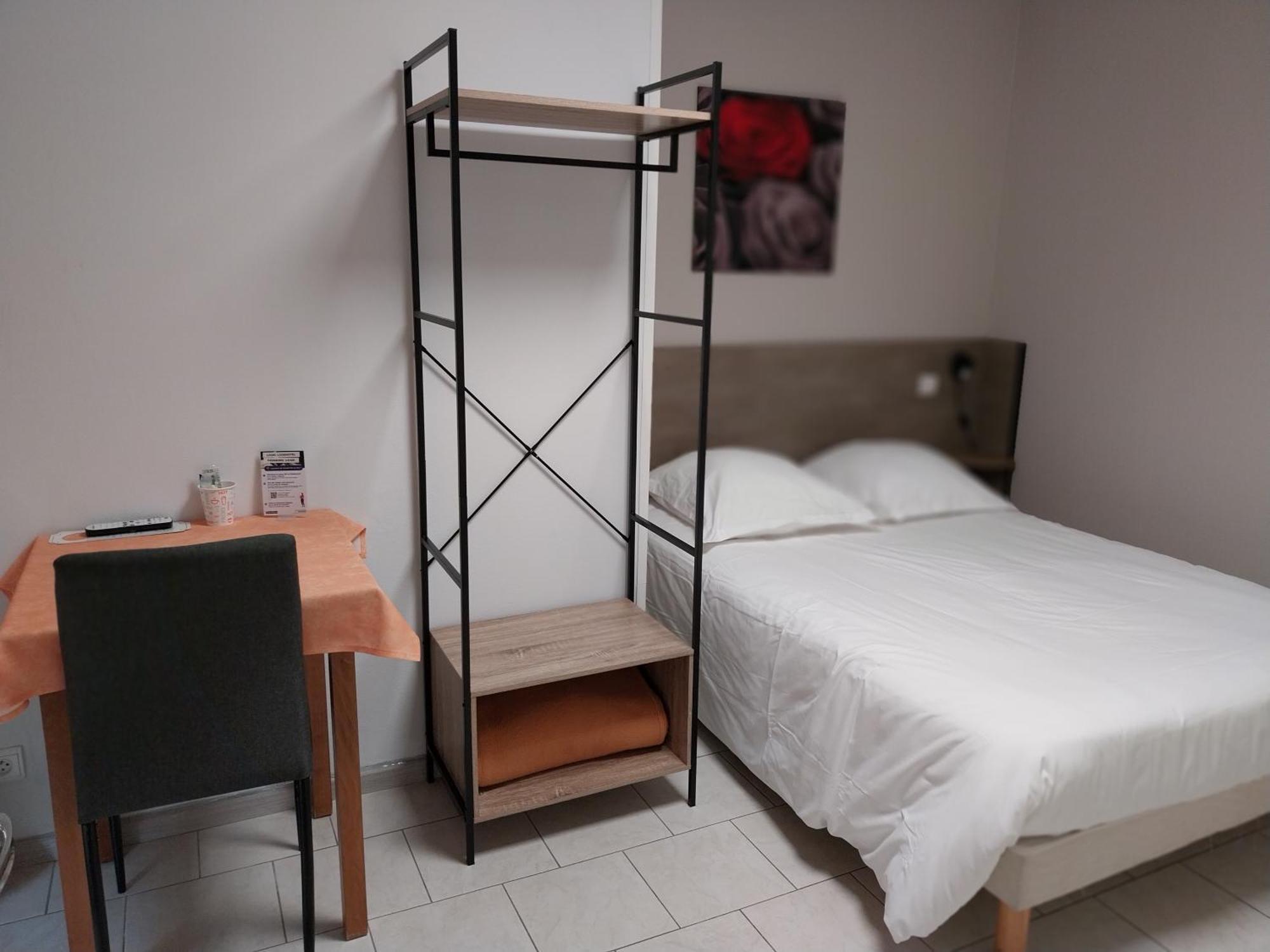 Le Petit Logis Hotel Beaumont-en-Veron Ngoại thất bức ảnh