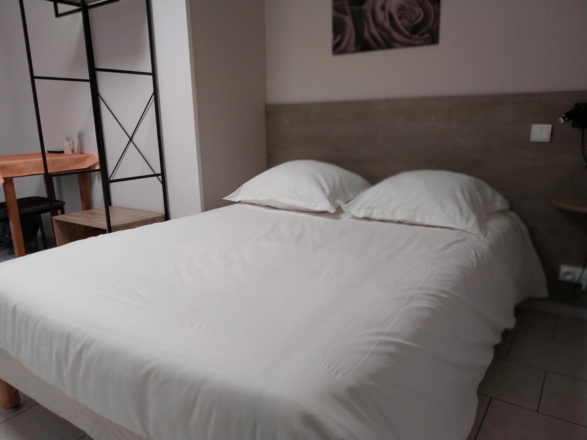 Le Petit Logis Hotel Beaumont-en-Veron Ngoại thất bức ảnh