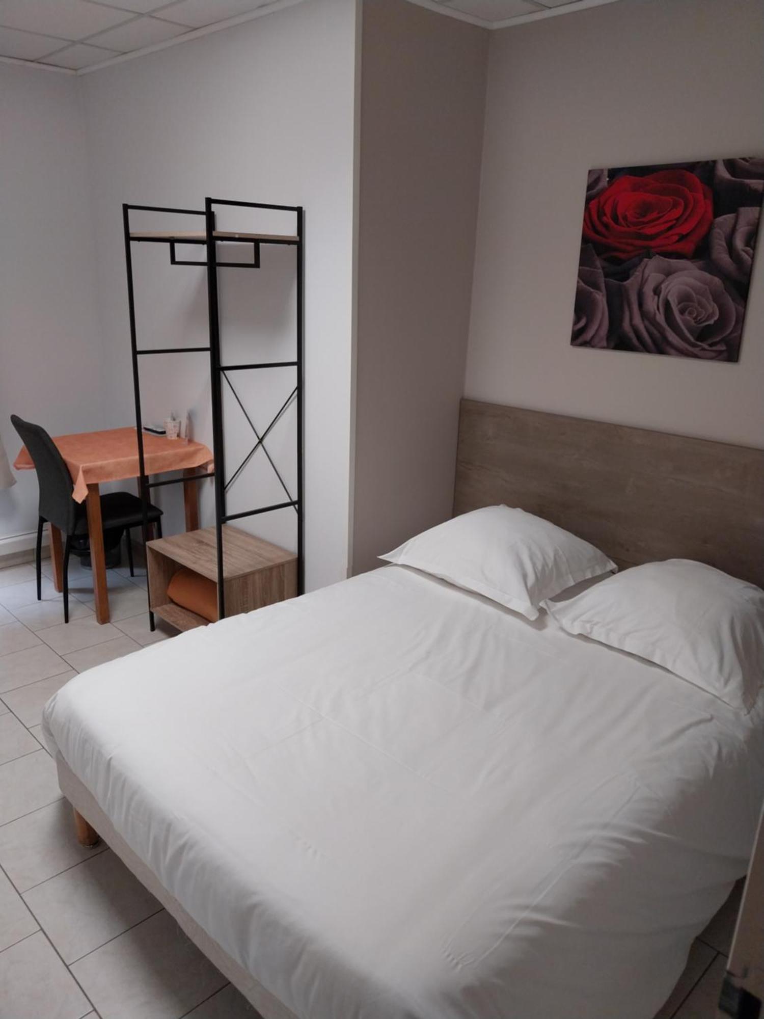 Le Petit Logis Hotel Beaumont-en-Veron Ngoại thất bức ảnh