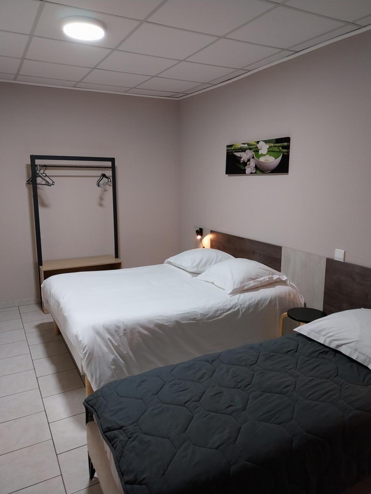 Le Petit Logis Hotel Beaumont-en-Veron Ngoại thất bức ảnh